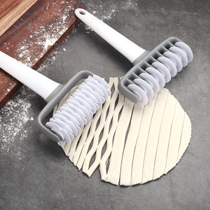 Utensilios de Cocina: Rodillo Manual para Masa de Pizza, Cortador de Pan y Repostería, Cortador de Fideos, Herramientas para Hornear - Product Image 2