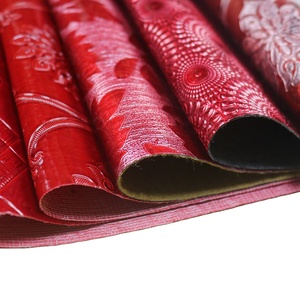 Tissu d'<span class=keywords><strong>ameublement</strong></span> universel en cuir PVC gaufré, imperméable et lavable, design mode rouge chinois, pour housses de siège de voiture décoratives - Product Image 1
