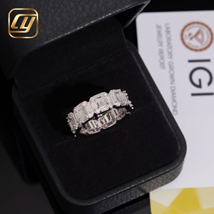 Anillo de Plata 925 Brillante con Múltiples Halo de Diamantes Cultivados en Laboratorio, Claridad VVS2, Corte Excelente, Certificado IGI, Corte Brillante, Lujoso - Product Image 1
