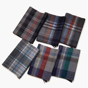 Écharpe en laine écossaise à carreaux respirante et durable, nouvelle collection pour hommes et femmes, avec pompons, chaude, en laine de mouton, confortable, longue, anti-bactérienne - Product Image 1