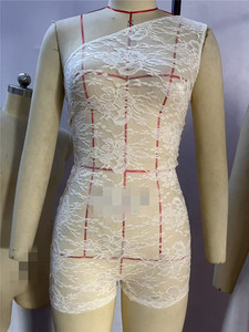 <span class=keywords><strong>Tutine</strong></span> Sexy in <span class=keywords><strong>Pizzo</strong></span> Jacquard Trasparente per Donne, Stile Hipster con Spalla Obliqua, Senza Maniche, Aderenti - Product Image 6
