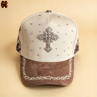 Casquette de baseball en daim à 5 panneaux avec logo métallique de luxe OEM, casquette snapback personnalisée en daim, doublure en satin, casquette à strass