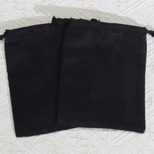 Sac à cordon en flanelle <span class=keywords><strong>de</strong></span> coton <span class=keywords><strong>noir</strong></span> personnalisé avec logo imprimé 10*15 cm pour poudre, parfum, bijoux, emballage <span class=keywords><strong>de</strong></span> luxe, pochette cadeau - Product Image 3
