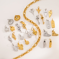 Breloques en Acier Inoxydable Plaqué Or 18 Carats Imperméables Hypoallergéniques et Durables, Pendentifs Clé Chaussure Fleur pour la Fabrication de Bijoux, Vente en Gros