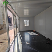 Maison conteneur préfabriquée à mur-rideau en verre, structure modulaire en acier, logement portable pour usage commercial