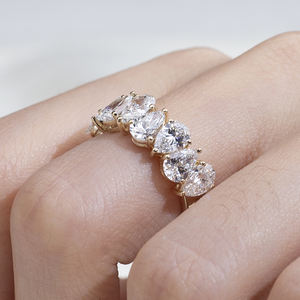 แหวนเพชรทรงลูกแพร์สังเคราะห์จากห้องปฏิบัติการ ทองคำแท้ 14K รุ่น MSR-2047 ได้รับการรับรองจาก IGI สำหรับผู้หญิง - Product Image 4