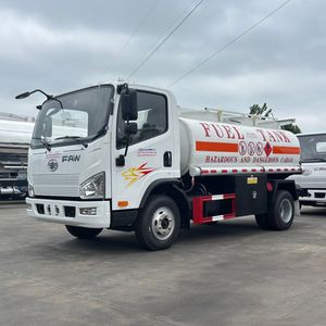 Camion-citerne FAW J6F 4x2 5000L RHD pour le transport de carburant et de marchandises inflammables et dangereuses - Product Image 2