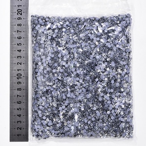 Oleeya Promotion Strass thermocollant Grade 2028 Cristal AB pour Robe et Vêtement - Product Image 6