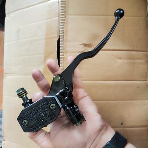 Poignée de moto en vente directe du fabricant poignée GN petite pompe de frein à couronne avec couvercle en aluminium pour Suzuki GS125 - Product Image 5