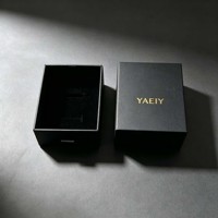 Boîte à tiroir en carton noir de luxe avec impression de logo personnalisé, boîtes cadeaux pour cosmétiques et bijoux avec poignée en ruban