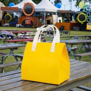 Colorful Non-woven Insulated Takeaway Cooler Bag with Zipper Closure for Wine and Milk Tea Lunch - Product Image 4