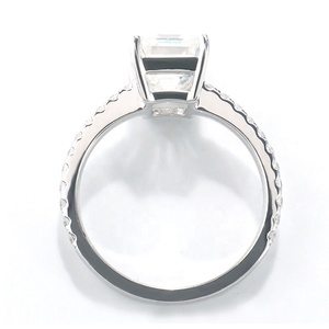 Anillo de Compromiso y Boda de <span class=keywords><strong>Oro</strong></span> <span class=keywords><strong>Blanco</strong></span> de 10k, <span class=keywords><strong>14k</strong></span>, 18k con Diamante Cultivado en Laboratorio de Corte Esmeralda de 1ct, 2ct para Mujer, <span class=keywords><strong>Precio</strong></span> al por Mayor - Product Image 2