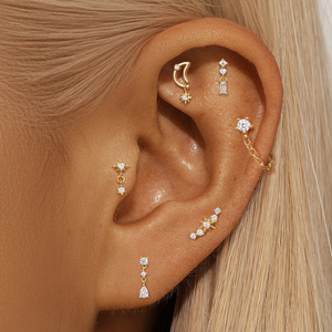 Pendiente de botón de plata de ley S925 chapado en oro de 18 quilates con circonita, parte trasera plana, para mujer, joyería clásica brillante para la oreja. - Product Image 2