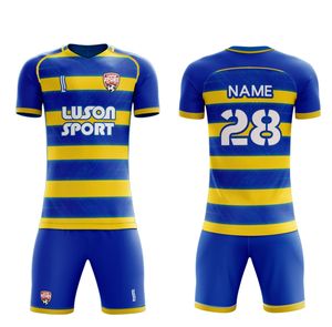 Jongeren Custom Design Unisex Volwassen Voetbalshirt Set met Zwart-Witte Strepen Digitale Print Geautomatiseerd Snijden Op Voorraad - Product Image 3