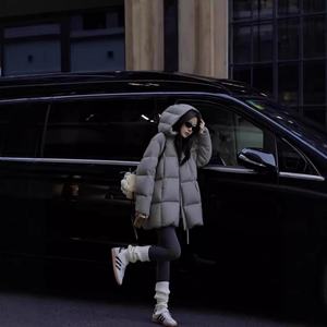 Chaqueta Acolchada con Capucha Extra Grande y Cálida para Mujer 2025 - Chaqueta Ligera con 90% Plumón de Pato Blanco |   Color y longitud personalizables - Product Image 6