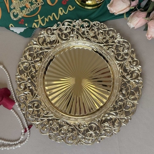 Assiettes de présentation en plastique de 13 pouces, couleur dorée, avec bordure sculptée en relief, style vintage français romantique, pour restauration fine, vente en gros - Product Image 3