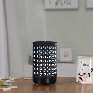 Diffuseur d'arômes créatif en fer forgé du fabricant d'origine, humidificateur de bureau à ultrasons portable, capacité de 0,5 L - Product Image 1