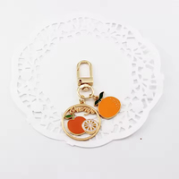 Porte-clés créatif en alliage, motif avocat et fraise, accessoires mignons pour sac d'école, petit pendentif en métal émaillé