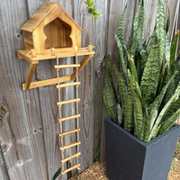 Mangeoire pour écureuils en bois pour l'extérieur avec échelle murale et fixation sur arbre, boîte de nidification extérieure résistante aux intempéries pour écureuils