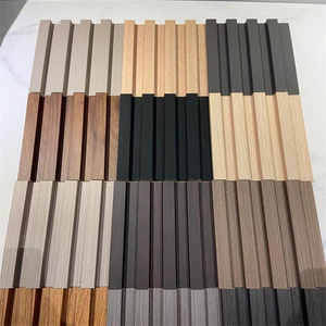 Panneau mural rainuré en WPC imitation <span class=keywords><strong>bois</strong></span>, imperméable et ignifuge, <span class=keywords><strong>avec</strong></span> revêtement en PVC pour la décoration intérieure et les espaces de divertissement domestiques - Product Image 6