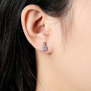 Pendientes minimalistas de moissanita con corte redondo de 1 quilate VVS GRA, cadena de oro de 14k, joyería permanente a granel para uso diario. - Product Image 4
