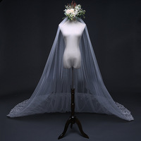En stock Voile de mariée blanc ivoire de 3 mètres avec appliques en dentelle