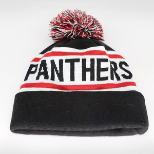 Gorro de Invierno con Borlas y Logotipo de Equipo Doble en Jacquard, con Rayas y Puño, para Artículos Deportivos y Uso en Días de Partido - Product Image 6