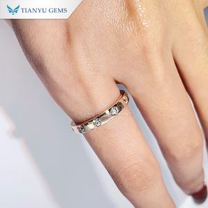 Tianyu Edelstenen Trouwring Massief Gouden Moissanite Trouwring Briljante Lab Diamanten Accenten Ring Belofte Ring - Product Image 3