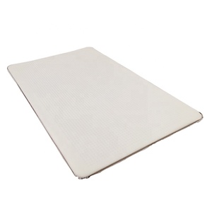 Colchoneta de espuma autoinflable para acampar y viajar con mochilero - Product Image 1