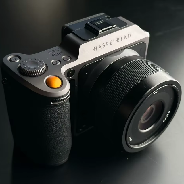 Good Condition Used Hasselblad X1D-50C 50MP Full HD Video Mirrorless Camera with CMOS Sensor Image Stabilization 2"-3" Screen