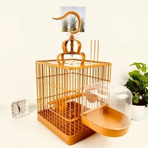 Cage à oiseaux en plastique durable Cage à oiseaux en plastique haute résistance pour l'alimentation des pigeons Perroquets pour pigeons Perroquets suspendus Nichoir - Product Image 3