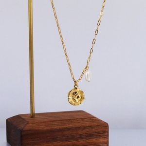 Nouveau design, vente en gros, collier chaîne anti-ternissement en acier inoxydable 316L plaqué or 18 carats avec pendentif pièce de monnaie pour femme - Product Image 5