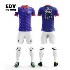 Camiseta de fútbol de sublimación de alta calidad, duradera y cómoda para entrenamiento de equipo - Product Image 1