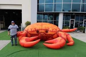 سلطانة عملاقة قابلة للنفخ نابضة بالحياة مخصصة 6mW 20ft نموذج سلطانة قابلة للنفخ واسعة للإعلان في الهواء الطلق سلطانان أحمر اصطناعي - Product Image 5