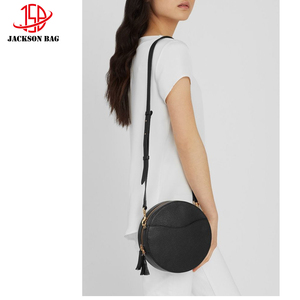 Borsa a Tracolla Rotonda in Pelle PU con Cerniera Portafoglio Rotondo per Cellulare con Nappa Personalizzata da Jacksonleather Bags - Product Image 4