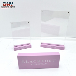 Support <span class=keywords><strong>photo</strong></span> en acrylique personnalisé pour point de vente, format A5 et A4, base rose, logo blanc, présentoir de comptoir, table, bureau, menu, porte-étiquette de prix - Product Image 1