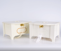 Boîte à bijoux personnalisée de luxe croix en bois blanc fait main en MDF avec serrure à clé miroir pour l'artisanat