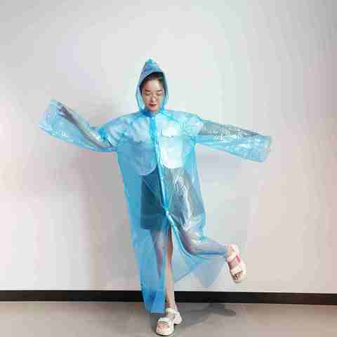 Wholesale Waterproof Disposable PE Raincoats for Girls Emergency Use in Playland Concert Camping Hiking and Outdoor Activities