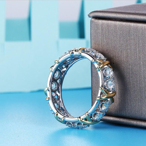 Anello di fidanzamento e <span class=keywords><strong>fede</strong></span> <span class=keywords><strong>nuziale</strong></span> in oro rosa 18 carati con diamanti in moissanite per coppie - Product Image 4