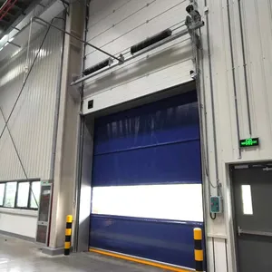 Puerta de garaje industrial seccional manual antipellizco, panel de alta velocidad de 4cm, puertas superiores seccionales, puerta de elevación industrial de seguridad