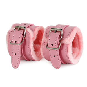 Ensemble de 7 pièces ludiques en cuir et peluche : menottes, bracelet de cheville, collier, boule buccale, fouet, bandeau pour les <span class=keywords><strong>yeux</strong></span>, corde de 5m – Produit sexuel BDSM pour adultes - Product Image 4