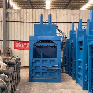 <span class=keywords><strong>Presse</strong></span> à balles verticale <span class=keywords><strong>hydraulique</strong></span> haute performance pour déchets textiles, vêtements, papier, plastique - Fonctionnement silencieux, surveillance à distance, économe en énergie - Product Image 6