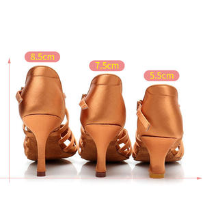 Chaussures <span class=keywords><strong>de</strong></span> <span class=keywords><strong>danse</strong></span> latine pour femmes adultes personnalisées, semelle souple en soie, chaussures <span class=keywords><strong>de</strong></span> <span class=keywords><strong>danse</strong></span> professionnelles, chaussures <span class=keywords><strong>de</strong></span> <span class=keywords><strong>danse</strong></span> à talons hauts pour femmes, <span class=keywords><strong>talon</strong></span> <span class=keywords><strong>de</strong></span> 5,5/<span class=keywords><strong>7</strong></span>,5/8,5 <span class=keywords><strong>cm</strong></span> - Product Image 3