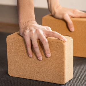 Blocs de yoga en liège naturel avec logo personnalisé, brique de yoga antidérapante haute densité, équipement de fitness robuste, support pour exercices de yoga - Product Image 1