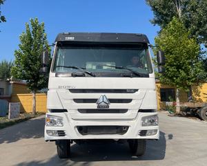 HOWO 6x4 autocarro con cassone ribaltabile a 10 ruote da uomo motore Diesel costruzione mineraria autocarro con cassone ribaltabile per la vendita - Product Image 1