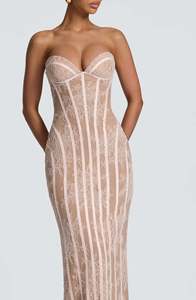 <span class=keywords><strong>Robe</strong></span> longue <span class=keywords><strong>moulante</strong></span> sexy <span class=keywords><strong>en</strong></span> <span class=keywords><strong>dentelle</strong></span> sans bretelles pour femme, avec rayures verticales exquises, effet amincissant sur les hanches, idéale pour les soirées et dîners. - Product Image 6