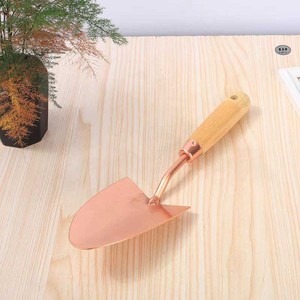 3 مجموعات طراز موردن مجارف نحاسية مطلية بالذهب أدوات بستنة صغيرة للاستخدام المنزلي إزالة الأعشاب الضارة ورعاية نباتات الزهور - Product Image 6