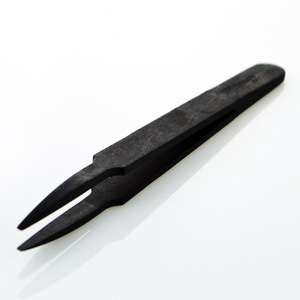 Pinzas de Punta Plana Vetus 702 de Acero Inoxidable, Antiestáticas, para Cuarto Limpio, Cabeza Recta, No Magnéticas, 6.5 Pulgadas - Product Image 4