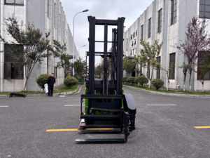 2t 3way מלגזה חשמלי/4way מלגזה חשמלי, פעולה רב כיוונית ליעילות מעבר צר. - Product Image 6