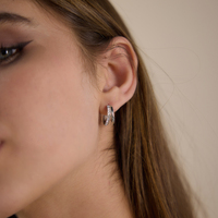 Anting Hoop Bentuk C Berlapis Ganda dari Baja Anti Karat J&D Jewelry dengan Zirkonia Putih, Perhiasan Anti Kusam untuk Wanita